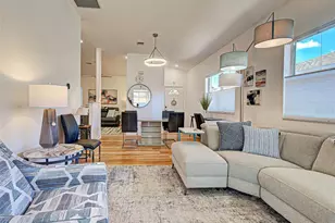 1749 Fountain View Cir, Venice, FL 34292 - Photo 11