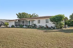 300 Gardenia Rd, Venice, FL 34293 - Photo 5