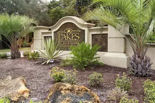 529 Lake of the Woods Dr, Venice, FL 34293 - Photo 1