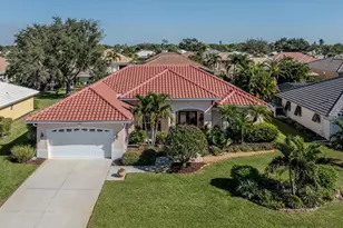 529 Lake of the Woods Dr, Venice, FL 34293 - Photo 3