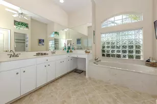 529 Lake of the Woods Dr, Venice, FL 34293 - Photo 17