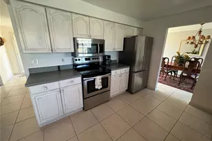 1335 Cambridge Dr, Venice, FL 34293 - Photo 5