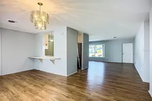 595 W Seminole Dr, Venice, FL 34293 - Photo 11