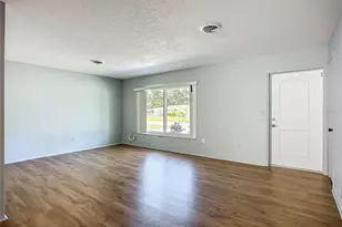 595 W Seminole Dr, Venice, FL 34293 - Photo 5