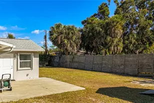 595 W Seminole Dr, Venice, FL 34293 - Photo 27