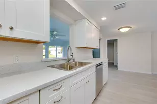 652 Circlewood Dr, Venice, FL 34293 - Photo 33