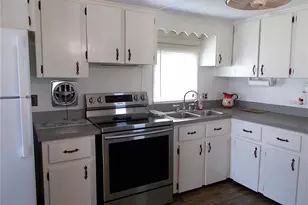 426 Boxwood Dr, Venice, FL 34285 - Photo 5