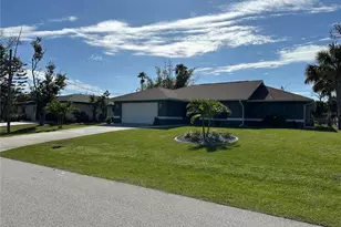 61 Mark Twain Ln, Rotonda West, FL 33947 - Photo 1