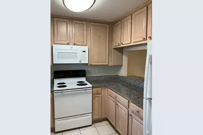 216 Coquina Bay Dr Drive, Saint Petersburg, FL 33705 - Photo 7