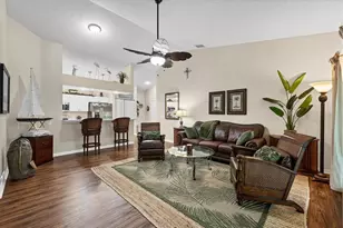 7266 Eleanor Cir, Sarasota, FL 34243 - Photo 5