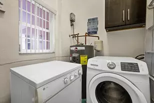 7266 Eleanor Cir, Sarasota, FL 34243 - Photo 23