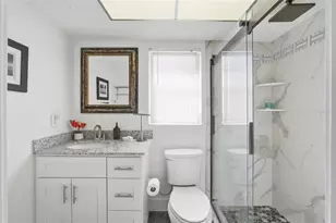 165 Vista Hermosa Cir, Sarasota, FL 34242 - Photo 21