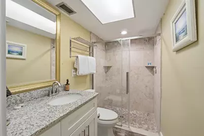 165 Vista Hermosa Circle #24A, Sarasota, FL 34242 - Photo 17