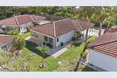 165 Vista Hermosa Circle #24A, Sarasota, FL 34242 - Photo 3