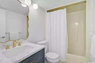 995 La Guna Dr, Venice, FL 34285 - Photo 17