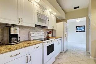 166 Southampton Pl S, Venice, FL 34293 - Photo 15