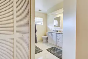 166 Southampton Pl S, Venice, FL 34293 - Photo 23