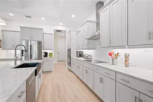 13350 Campanile Ct, Venice, FL 34293 - Photo 11