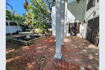 286 Shamrock Drive, Venice, FL 34293 - Photo 5