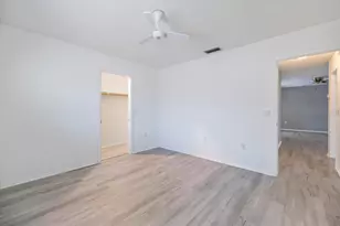 3568 Roslyn Rd, Venice, FL 34293 - Photo 19