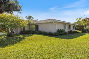 3568 Roslyn Rd, Venice, FL 34293 - Photo 3