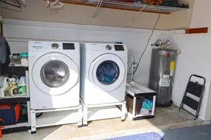 3233 Teal Ave, Sarasota, FL 34232 - Photo 11