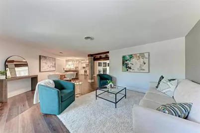 2132 Hyde Park Circle, Sarasota, FL 34239 - Photo 13