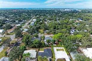 2132 Hyde Park Cir, Sarasota, FL 34239 - Photo 51