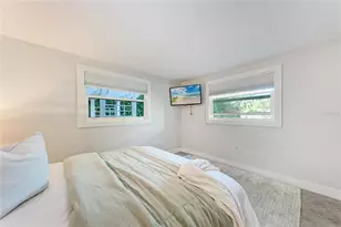 2132 Hyde Park Cir, Sarasota, FL 34239 - Photo 37