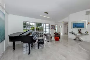 396 Bayshore Dr, Venice, FL 34285 - Photo 9