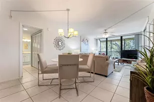 612 Bird Bay Dr S, Venice, FL 34285 - Photo 9