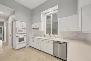 823 Carnoustie Dr, Venice, FL 34293 - Photo 11