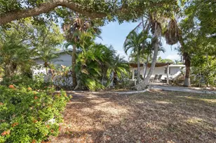 300 Field Ave E, Venice, FL 34285 - Photo 43