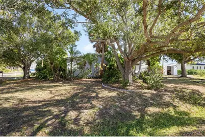 300 Field Avenue E, Venice, FL 34285 - Photo 51