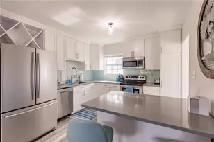 688 Constance Rd, Venice, FL 34293 - Photo 3