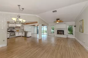 647 Foxwood Blvd, Englewood, FL 34223 - Photo 3