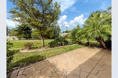 647 Foxwood Boulevard, Englewood, FL 34223 - Photo 27