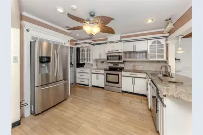 647 Foxwood Boulevard, Englewood, FL 34223 - Photo 11