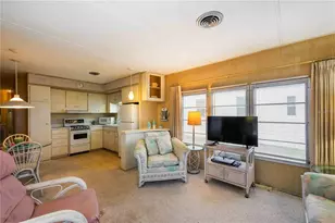 239 Inner Dr E, Venice, FL 34285 - Photo 9