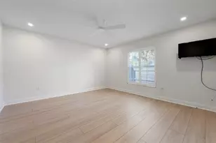 393 Flamingo Dr, Venice, FL 34285 - Photo 27