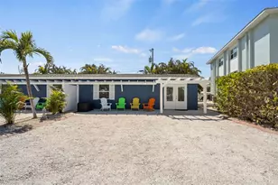 1360 Holiday Dr, Englewood, FL 34223 - Photo 7