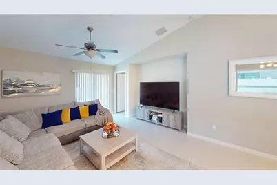 421 Royal Empress Drive, Ruskin, FL 33570 - Photo 9