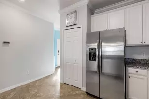 9840 Haze Dr, Venice, FL 34292 - Photo 9