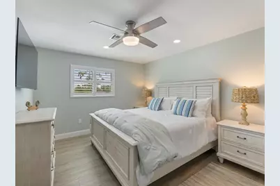 842 Nokomis Avenue S, Venice, FL 34285 - Photo 49