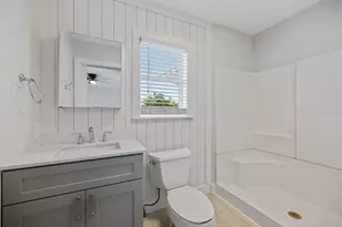 842 Nokomis Ave S, Venice, FL 34285 - Photo 65