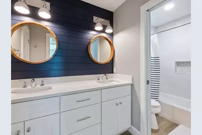 842 Nokomis Avenue S, Venice, FL 34285 - Photo 47