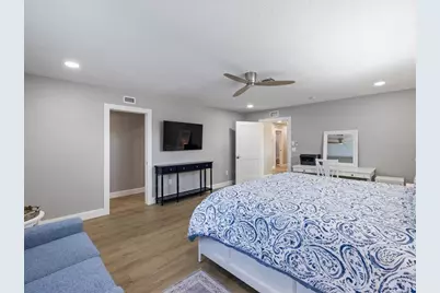 842 Nokomis Avenue S, Venice, FL 34285 - Photo 41