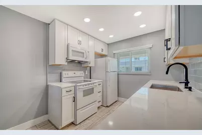 708 Tamiami Trail S #308, Venice, FL 34285 - Photo 11