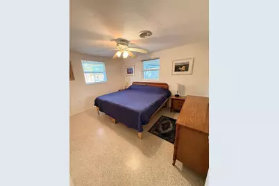 551 E Seminole Drive, Venice, FL 34293 - Photo 9