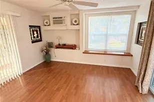 551 E Seminole Dr, Venice, FL 34293 - Photo 11